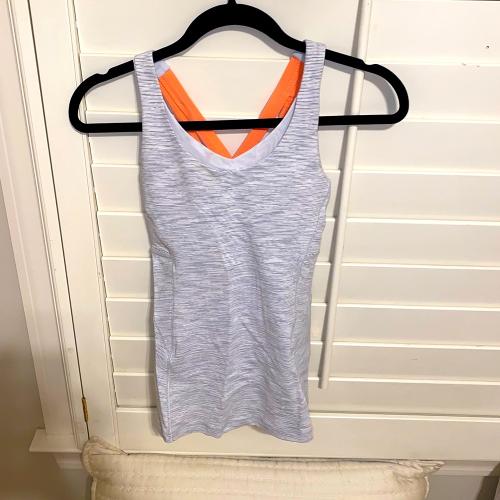 Lululemon tank with build in bra